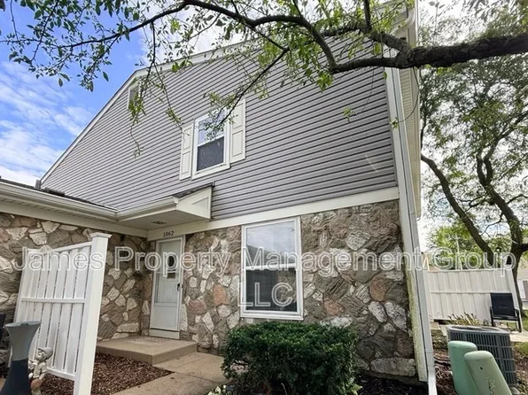 1062 Hampton Hbr #9302, Schaumburg, IL 60193