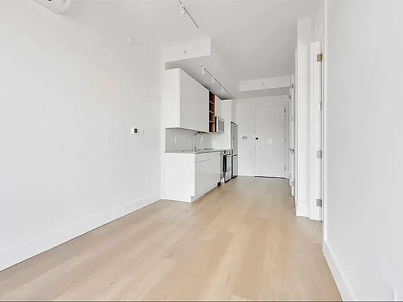 2nd image of 639 E 28th St #610