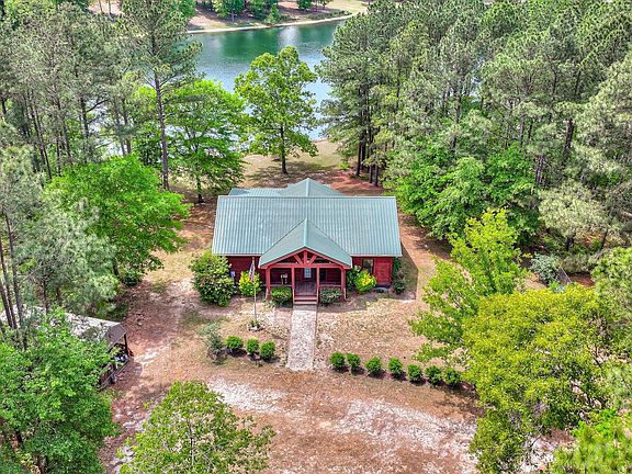 3rd image of 30 Carolyn Ln
