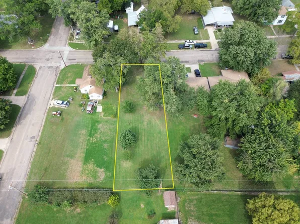 216 W 5th St, Washington, KS 66968