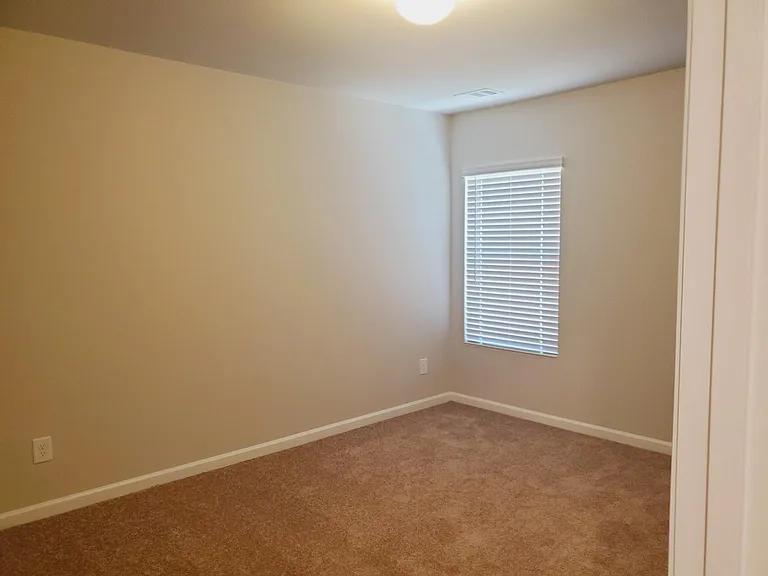 61 Pointe Pl — Photo 17