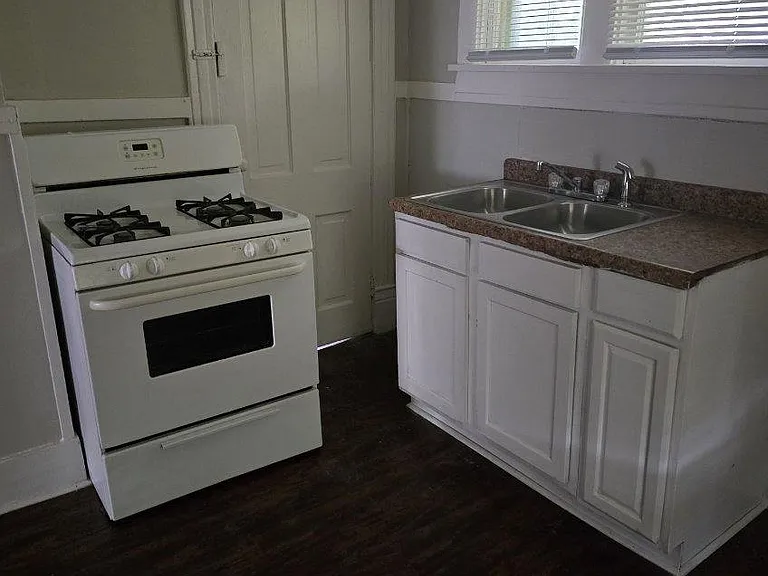 816 W Virginia Ave — Photo 3