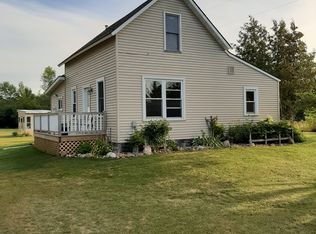 8032 15th Rd, Rapid River, MI 49878