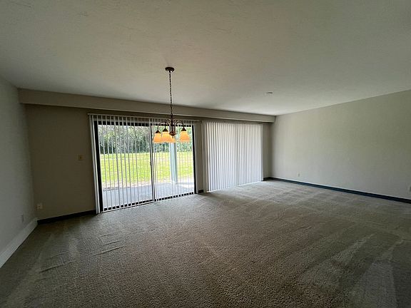 3rd image of 3552 Camelot Dr #6526