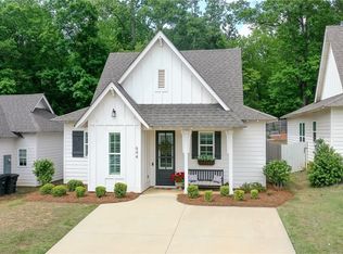 644 Village Dr, Opelika, AL 36801