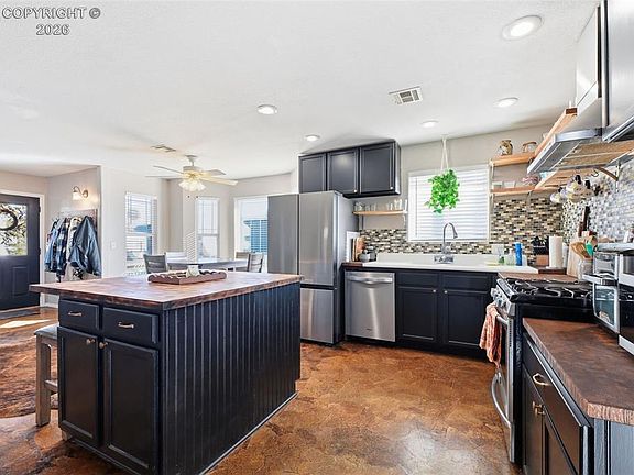 4th image of 831 Teton Pl