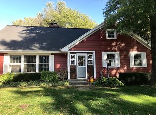295 Debuhr Ln, Platteville, WI 53818