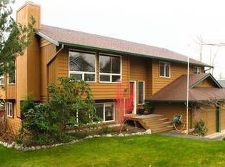 1053 Kenoyer Dr, Bellingham, WA 98229