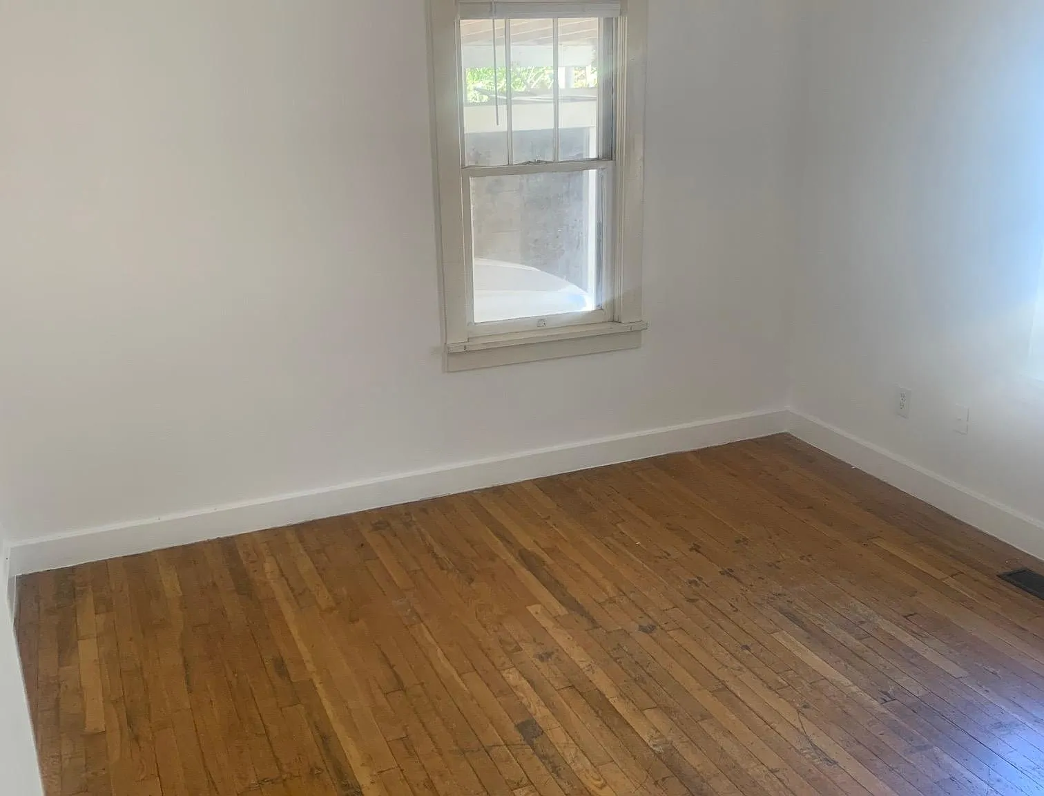 5 bed, 2100 sqft, $2,200 — Photo 4