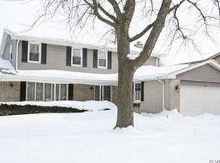 7709 Rohrer Dr, Downers Grove, IL 60516