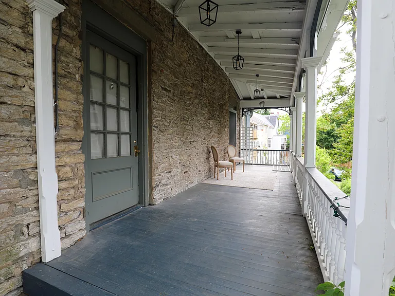 89 Green St #1 — Photo 16