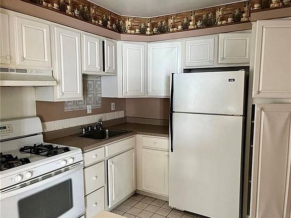 2nd image of 1200 College Park Dr APT 4
