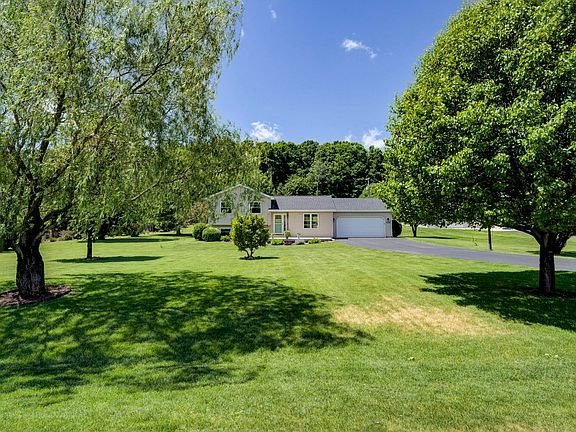 3rd image of 9318 Schichtel Rd