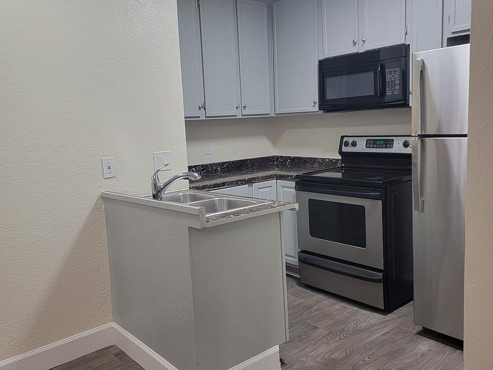 2nd image of 4070 Marlborough Ave APT 4