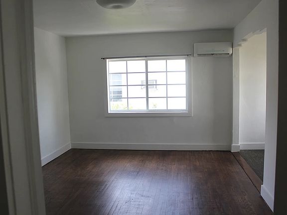 5th image of 7124 Bay Dr APT 8