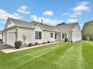 684 Lake View Dr, Woodbury, MN 55129
