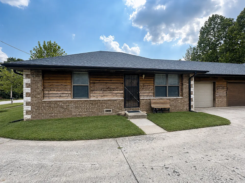 943 N Homewood Ave