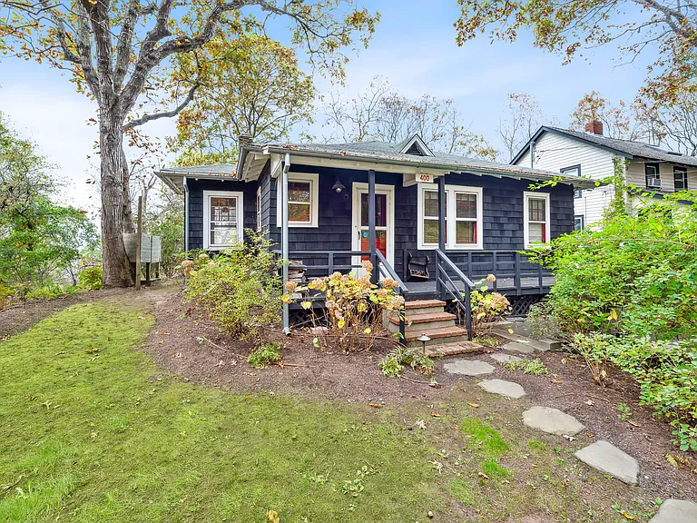 400 Diamond Ln — Photo 2