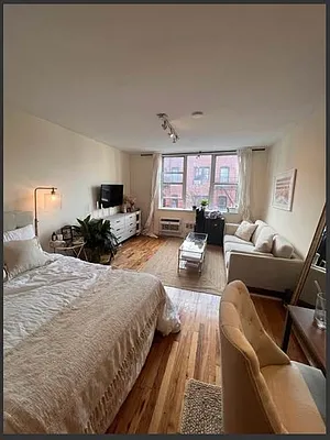 Rented by City Connections Realty | media 10