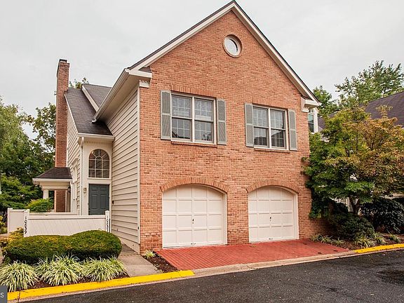 2nd image of 10837 Luxberry Dr #28