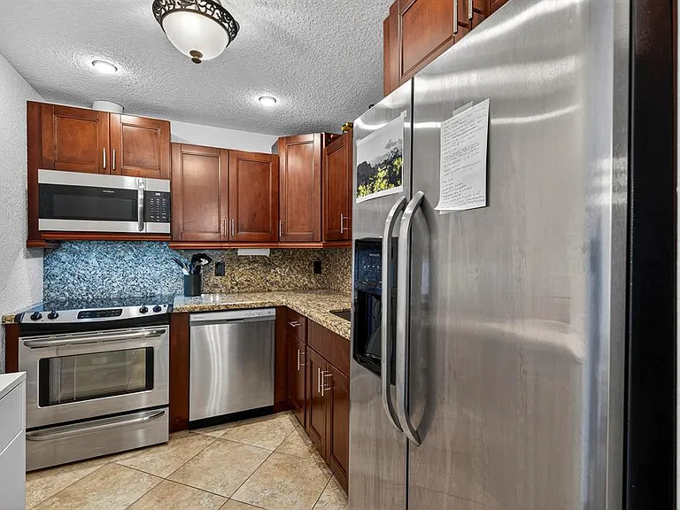 6457 Bay Club Dr #4 — Photo 11