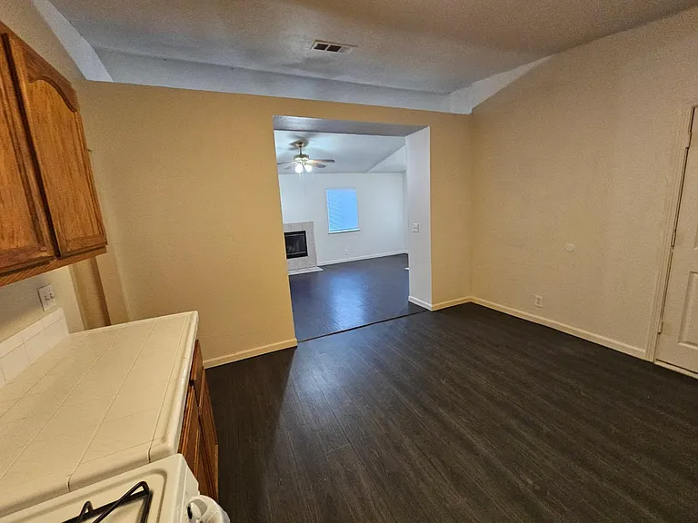 1048 Jean Ave — Photo 14