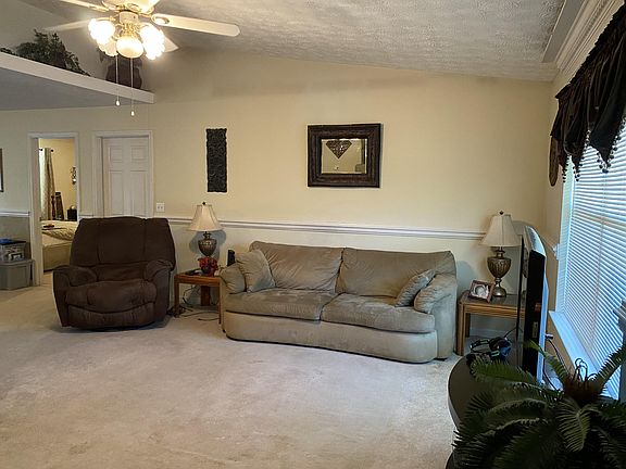 3rd image of 604 Gunpowder Ln