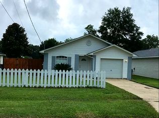 6109 Hilburn Rd, Pensacola, FL 32504