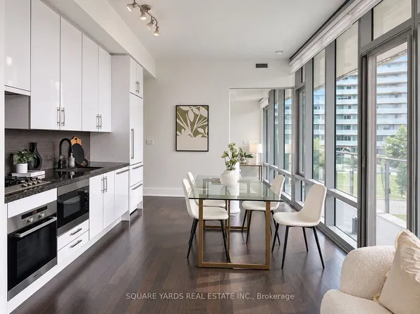 39 Queens Quay E #302, Toronto, ON M5E 0A5