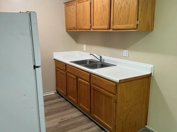 7358 Central St APT 10, Westland, MI 48185