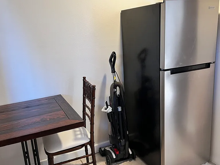 Eating Area in Kitchenette