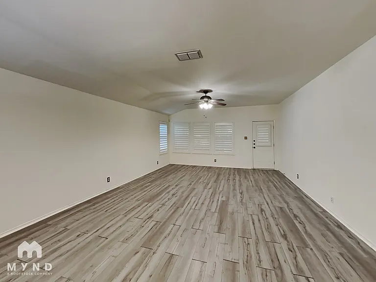 4611 Echo Lake Dr — Photo 8