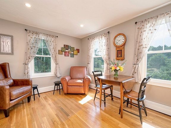 4th image of 18 Noreast Ln