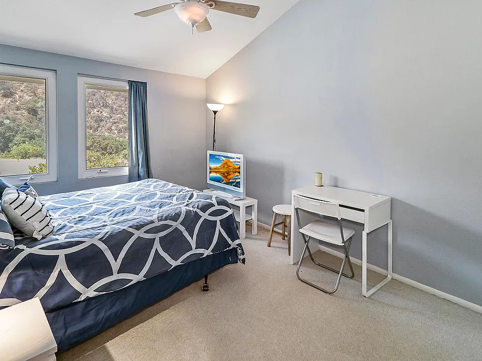 4332 Topanga Canyon Blvd