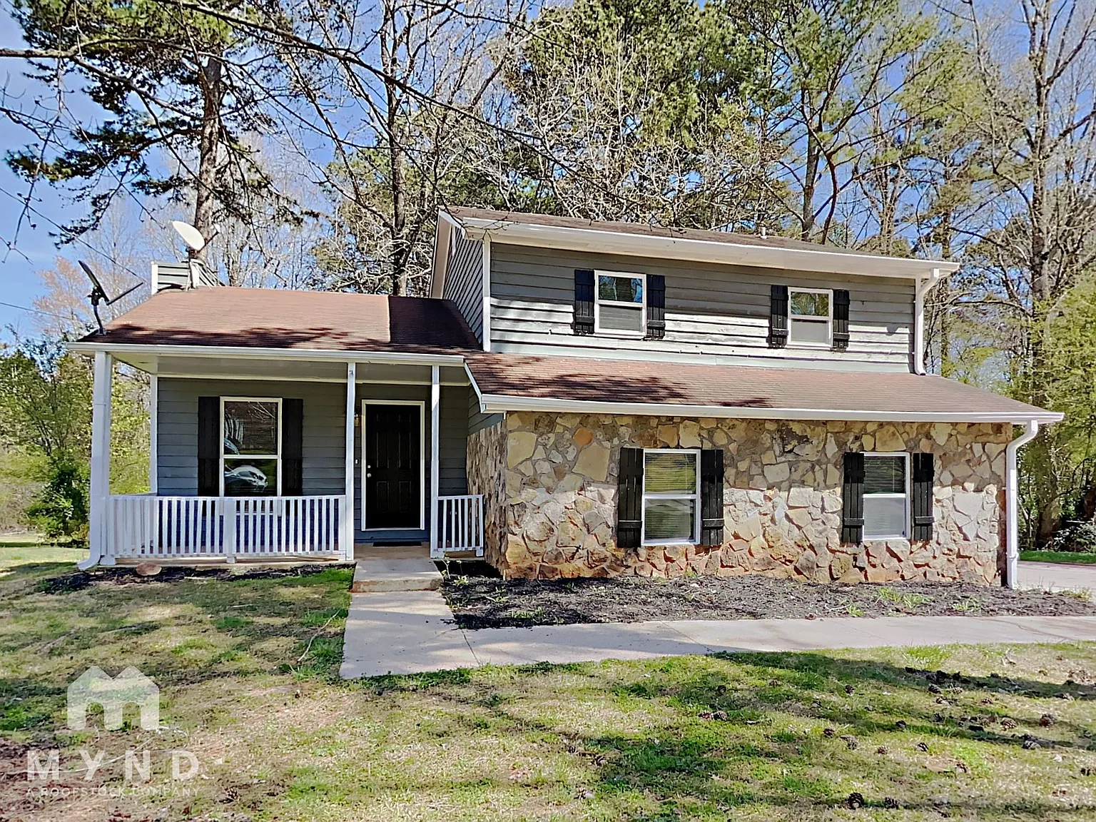 3 bed, 2.0 bath, 1024 sqft, $1,705 — Photo 1