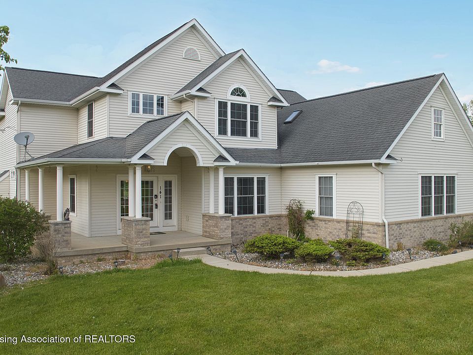 1st image of 141 Twin Ponds Dr