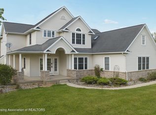 141 Twin Ponds Dr, Okemos, MI 48864