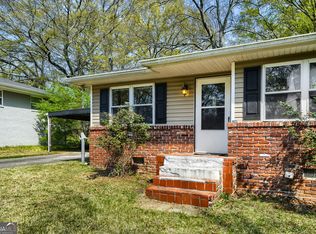 8504 Meadowbrook Dr, Douglasville, GA