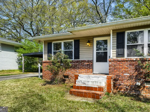 8504 Meadowbrook Dr, Douglasville, GA 30134