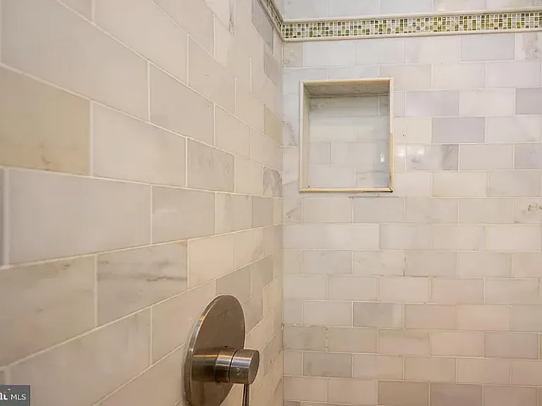 900 N Stafford St #905 — Photo 32