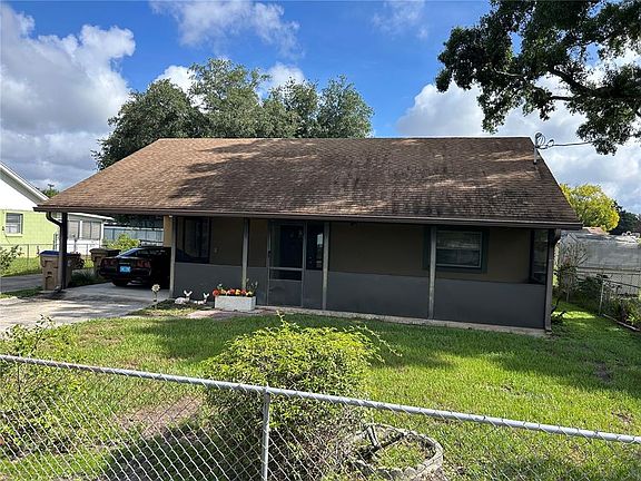 2nd image of 1213 Cherokee Dr
