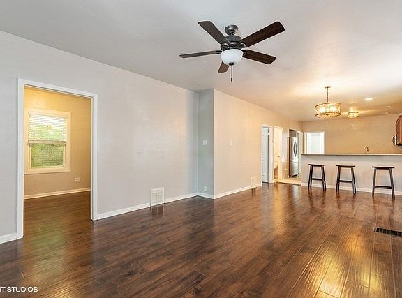 3rd image of 435 N Leamington Ave