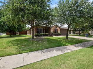 2101 Cardinal Dr, Forney, TX 75126