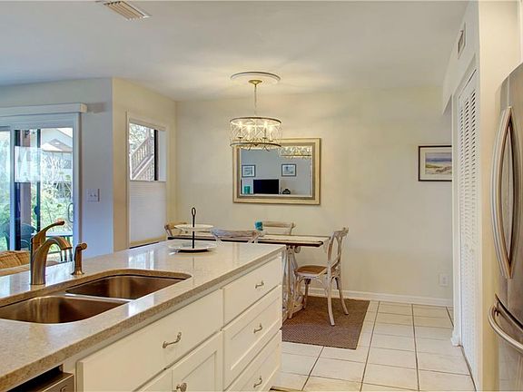 5th image of 315 Harbour Oaks Dr