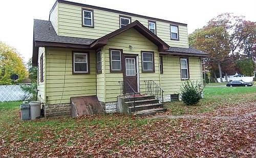 1st image of 565 Pinebrook Ave