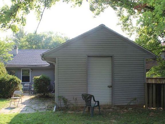 3rd image of 431 N Hillsdale Dr