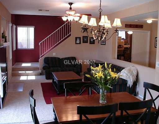 Family Room - Seats 10