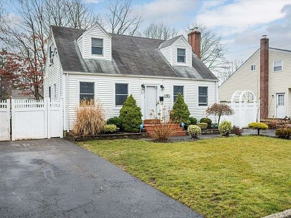 2nd image of 20 Saint Joseph Ave