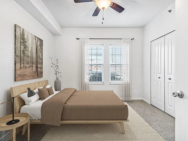 Lynbrook Apartments and Townhomes — Photo 9