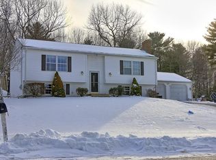 161 Rumonoski Dr, Northbridge, MA 01534